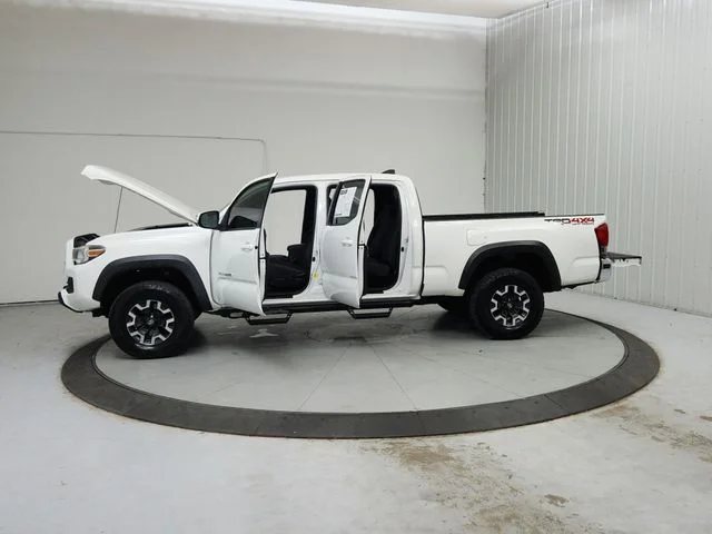 Used 2017 White Toyota TRD Off-Road image 13