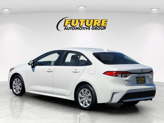 Used 2022 White Toyota LE image 7