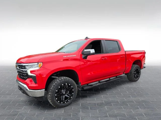 Used 2025 Red Chevrolet LT image 3