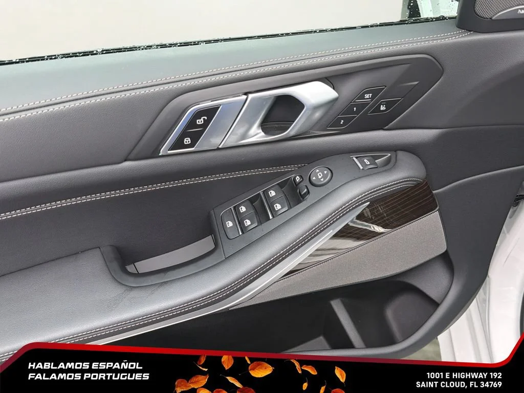 Used 2024  BMW xDrive40i image 11