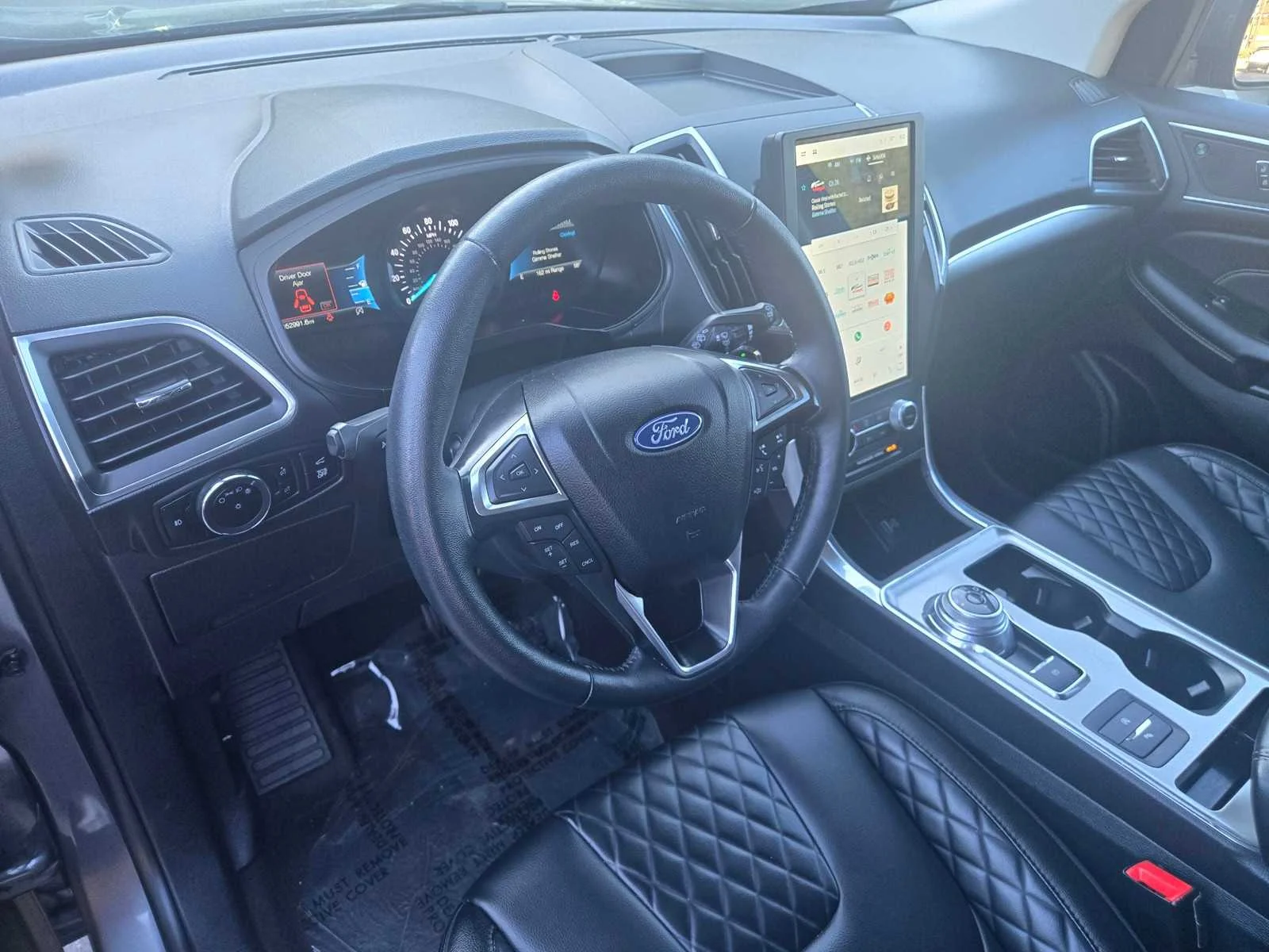 Used 2024  Ford Titanium image 11