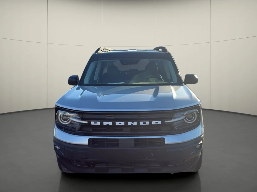 Used 2023 Silver Ford Outer Banks image 2