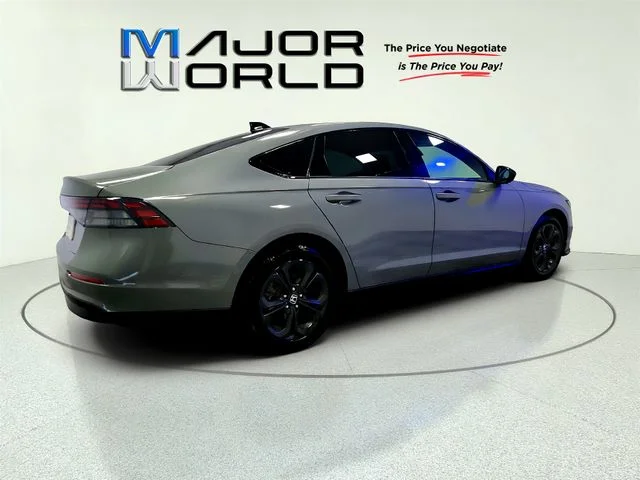 Used 2025 Gray Honda SE image 7
