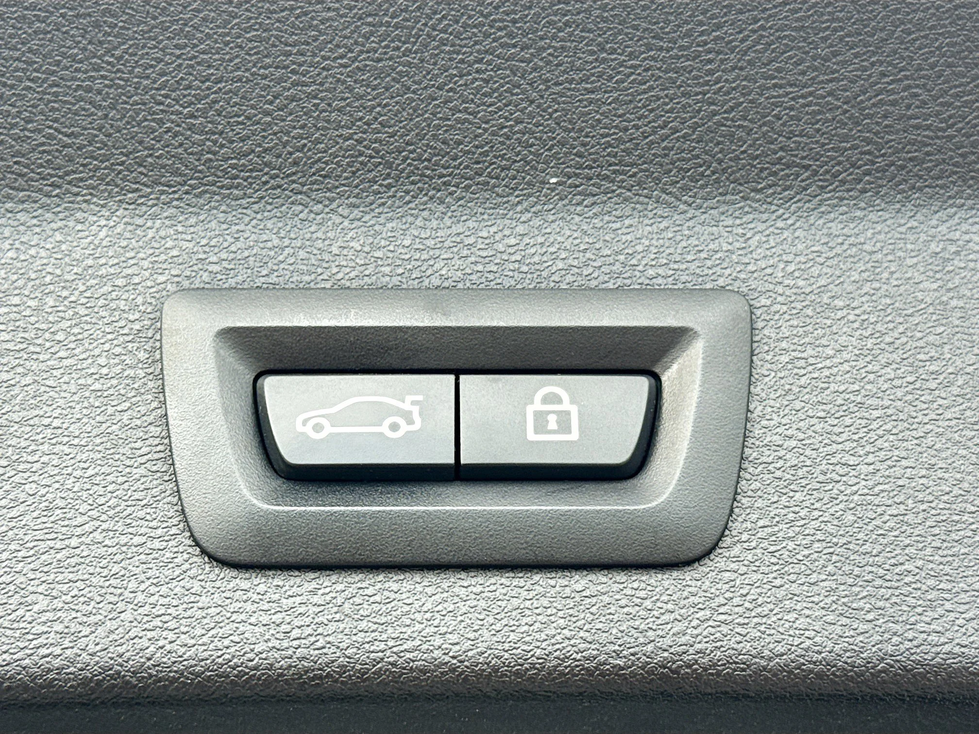 Used 2022 Mineral White Metallic BMW xDrive30i image 13