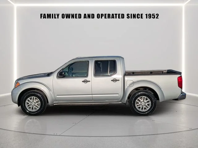 Used 2018 Silver Nissan SV image 3
