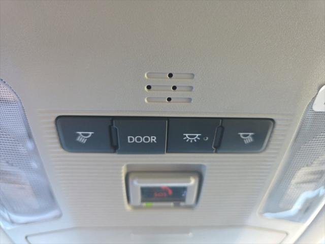 Certified Used 2025 SILVER SKY METALLIC Toyota  image 21