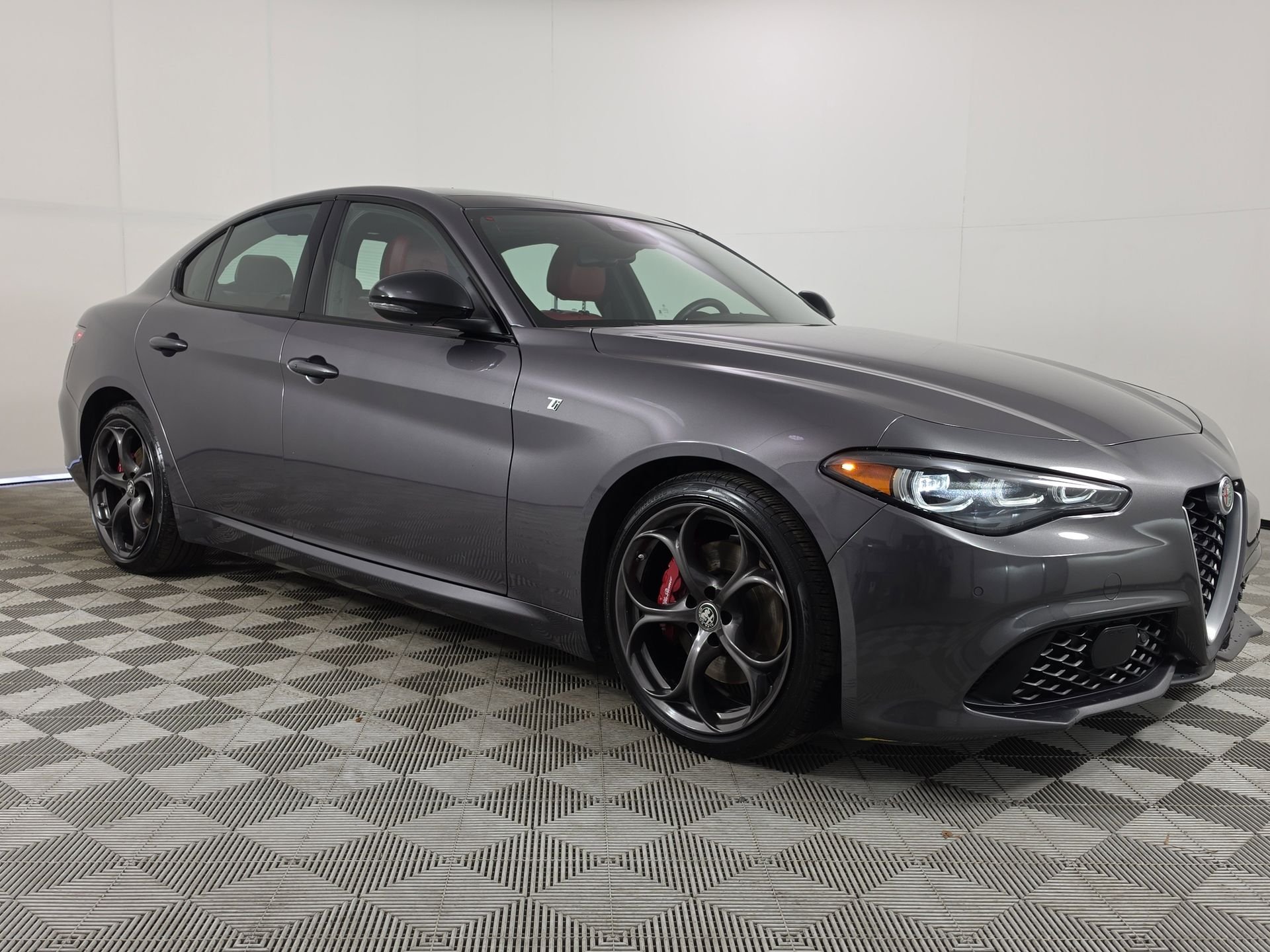 2024 Alfa Romeo Giulia Ti RWD's photo