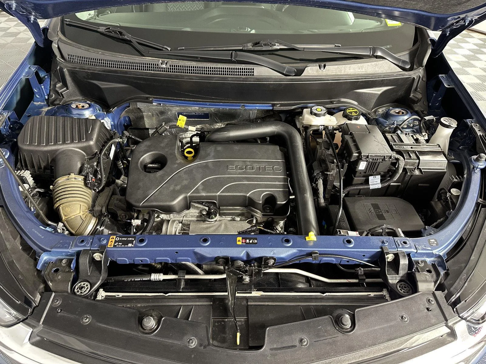 Used 2024 Lakeshore Blue Metallic Chevrolet LT image 26