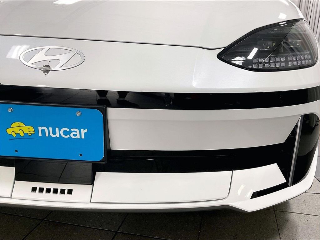 Used 2025 White Hyundai SEL image 31