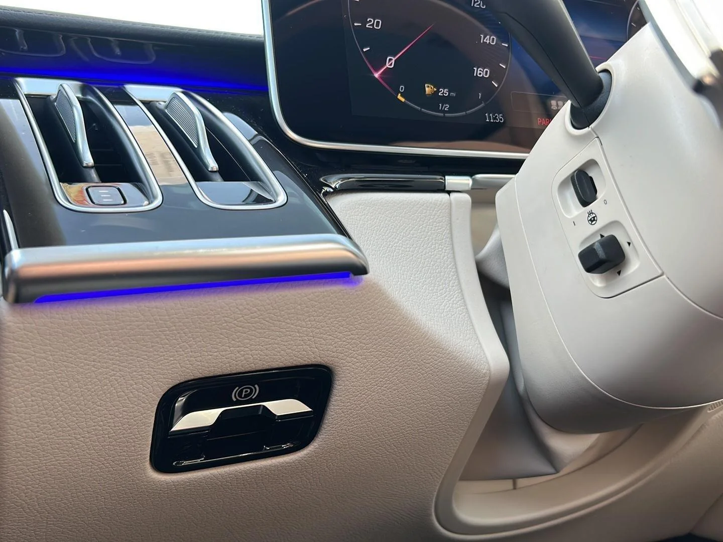 New 2026 MANUFAKTUR Moonlight White Metallic Mercedes-Benz S 580 image 20
