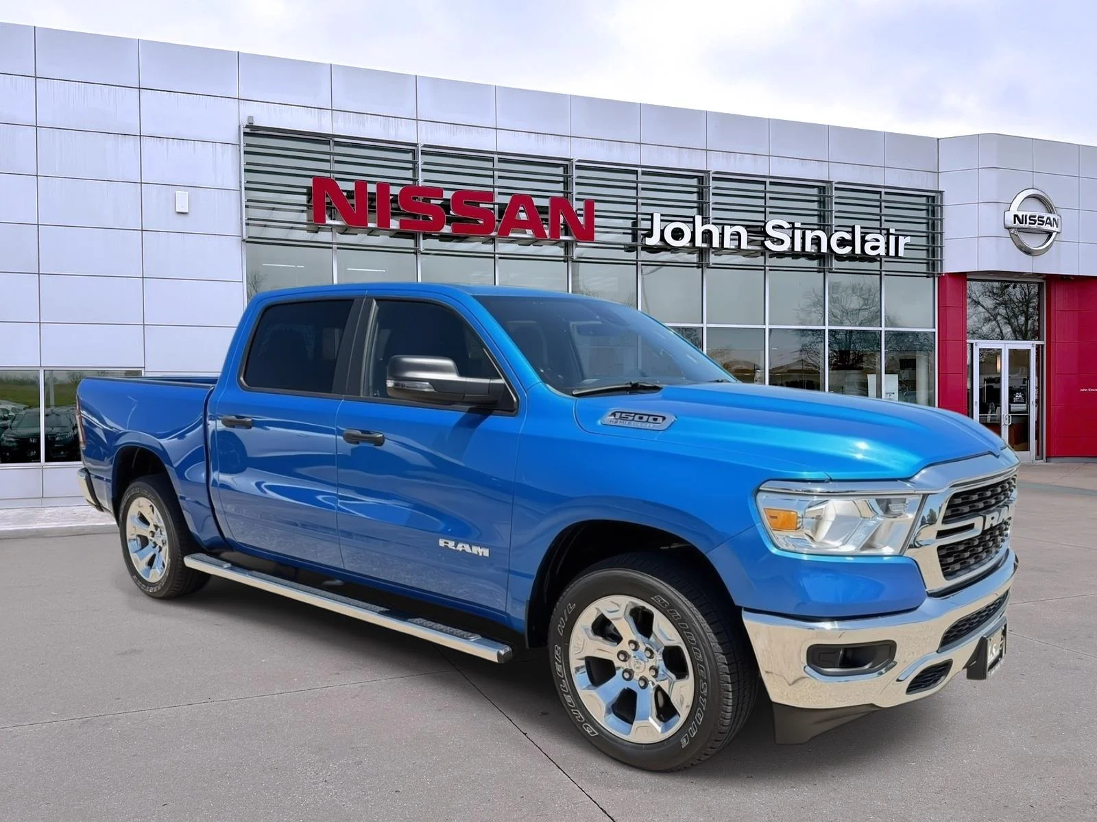 2023 RAM 1500 Big Horn/Lone Star 4x4 Crew Cab 5'7's photo