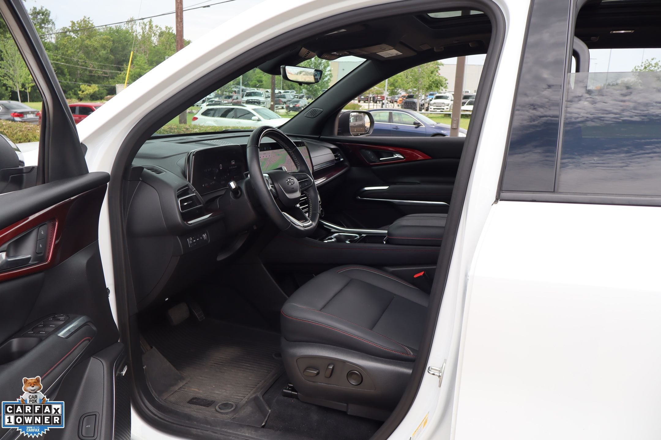 Used 2024 White Chevrolet Z71 image 25