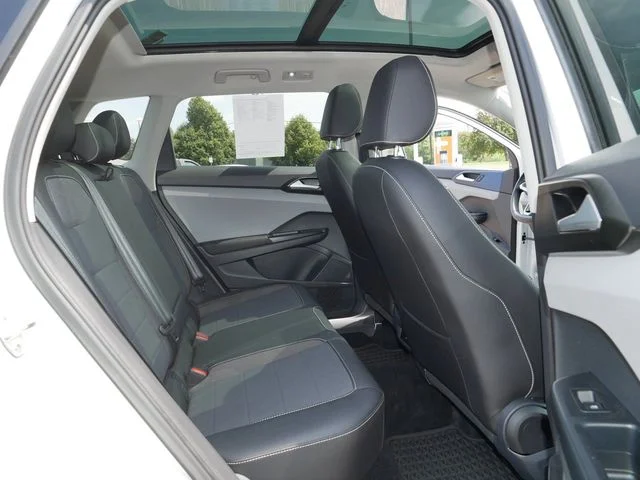 Certified Used 2023 White Volkswagen 1.5T SE image 19