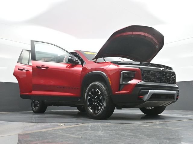 Used 2024 Red Chevrolet Z71 image 32