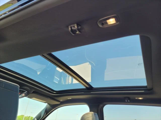 New 2026 Bright White Clear-Coat Exterior Paint RAM Laramie image 12