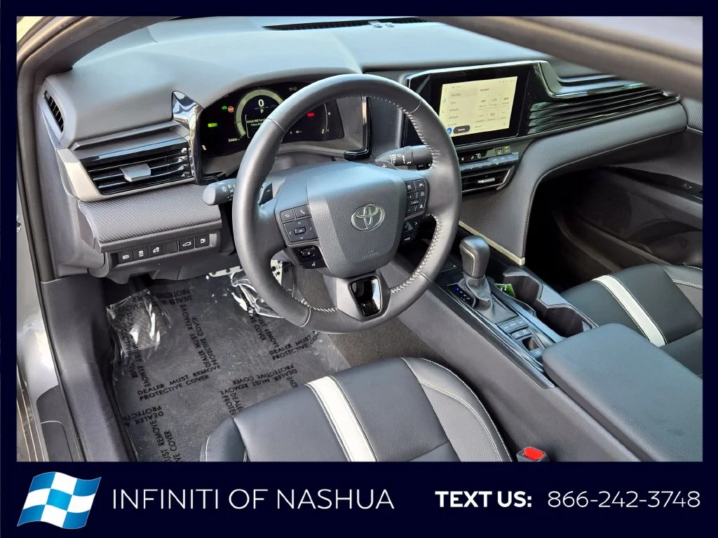 Used 2025 Gray Toyota SE image 5