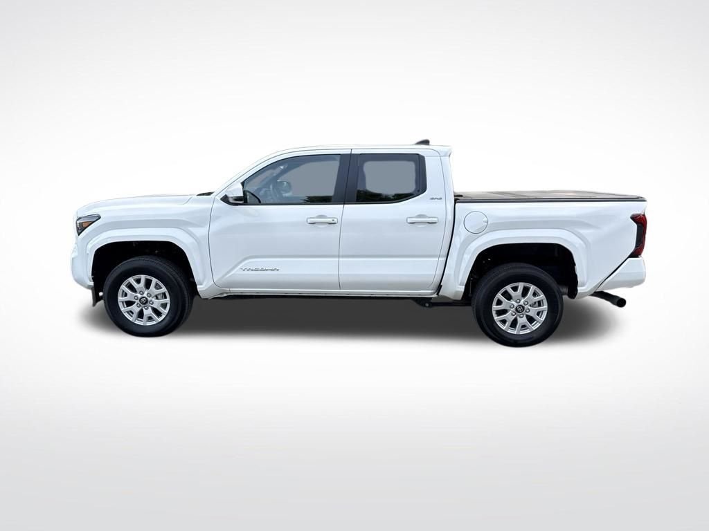 2025 Toyota Tacoma SR5 - Photo 8