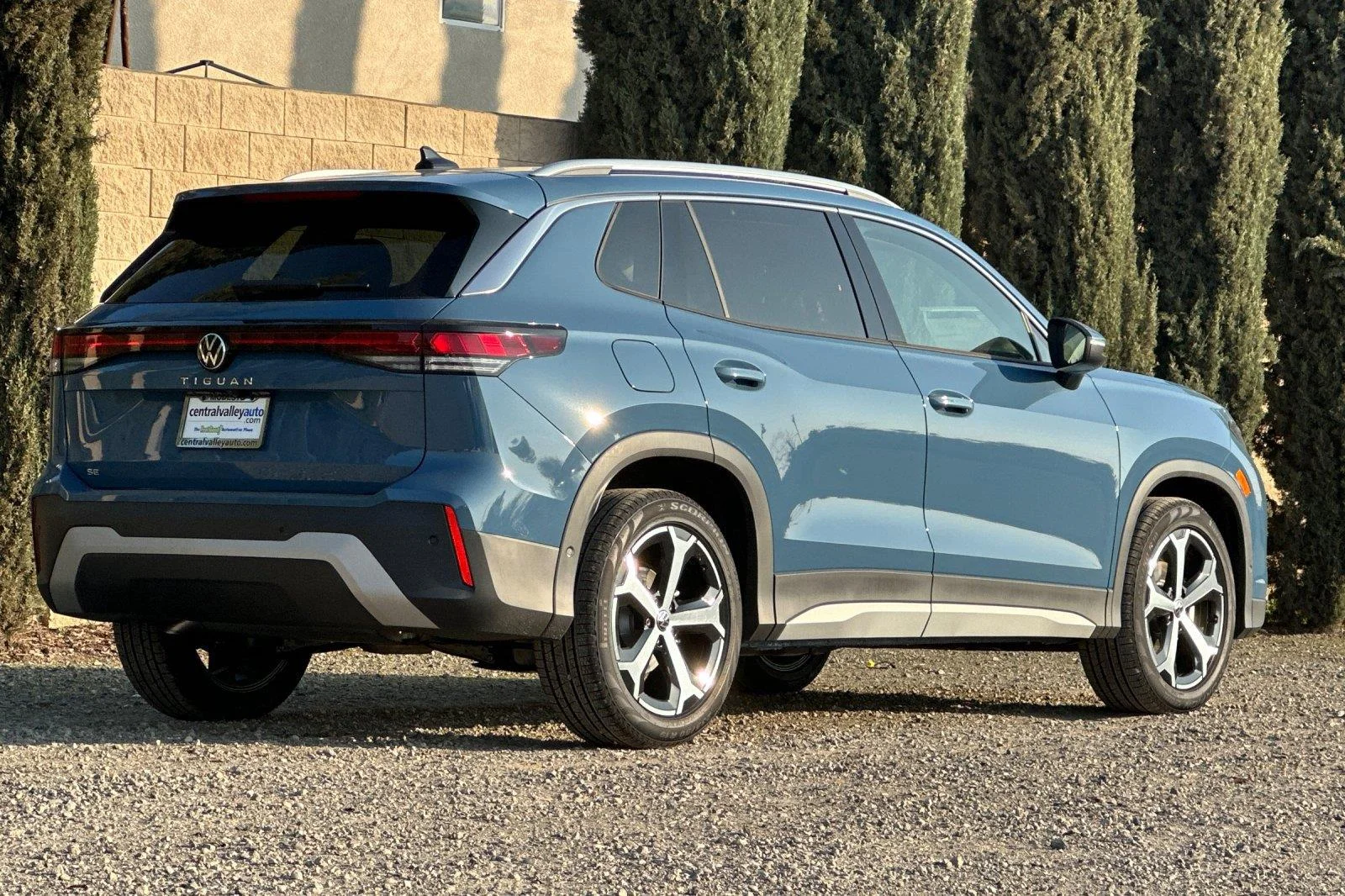 New 2026 Monterey Blue Pearl Volkswagen SE image 4