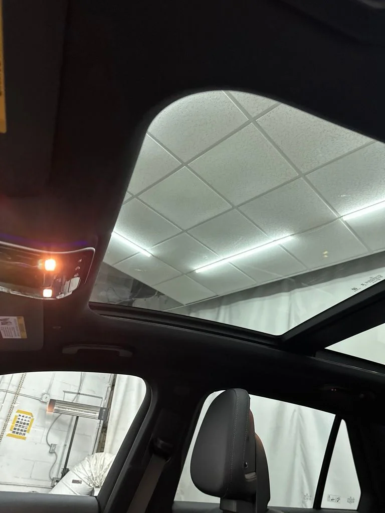 New 2027 White Mercedes-Benz GLC 300 image 21