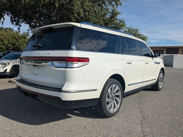 Certified Used 2023 White Lincoln Reserve image 3