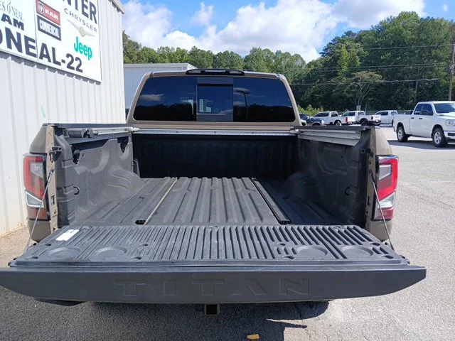 Used 2021  Nissan PRO-4X image 7