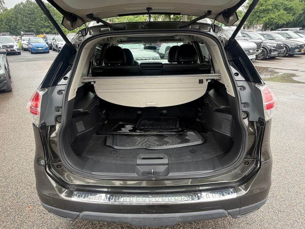 Used 2015 Green Nissan SL image 23