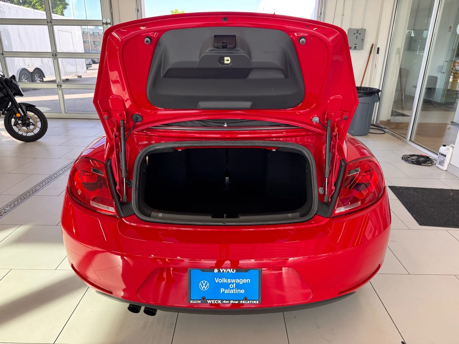 Used 2016 Tornado Red (g2sl) Volkswagen 2DR AUTO 1.8T S image 24