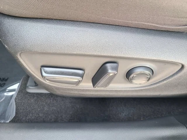 Used 2023 Green Toyota XLE image 22