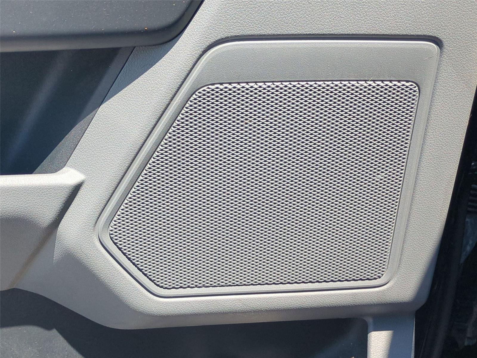 Used 2021 Antimatter Blue Ford XLT image 17