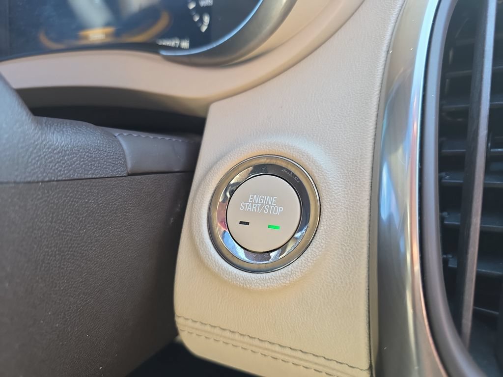 Used 2015 QUICKSILVER METALLIC Buick Leather image 24