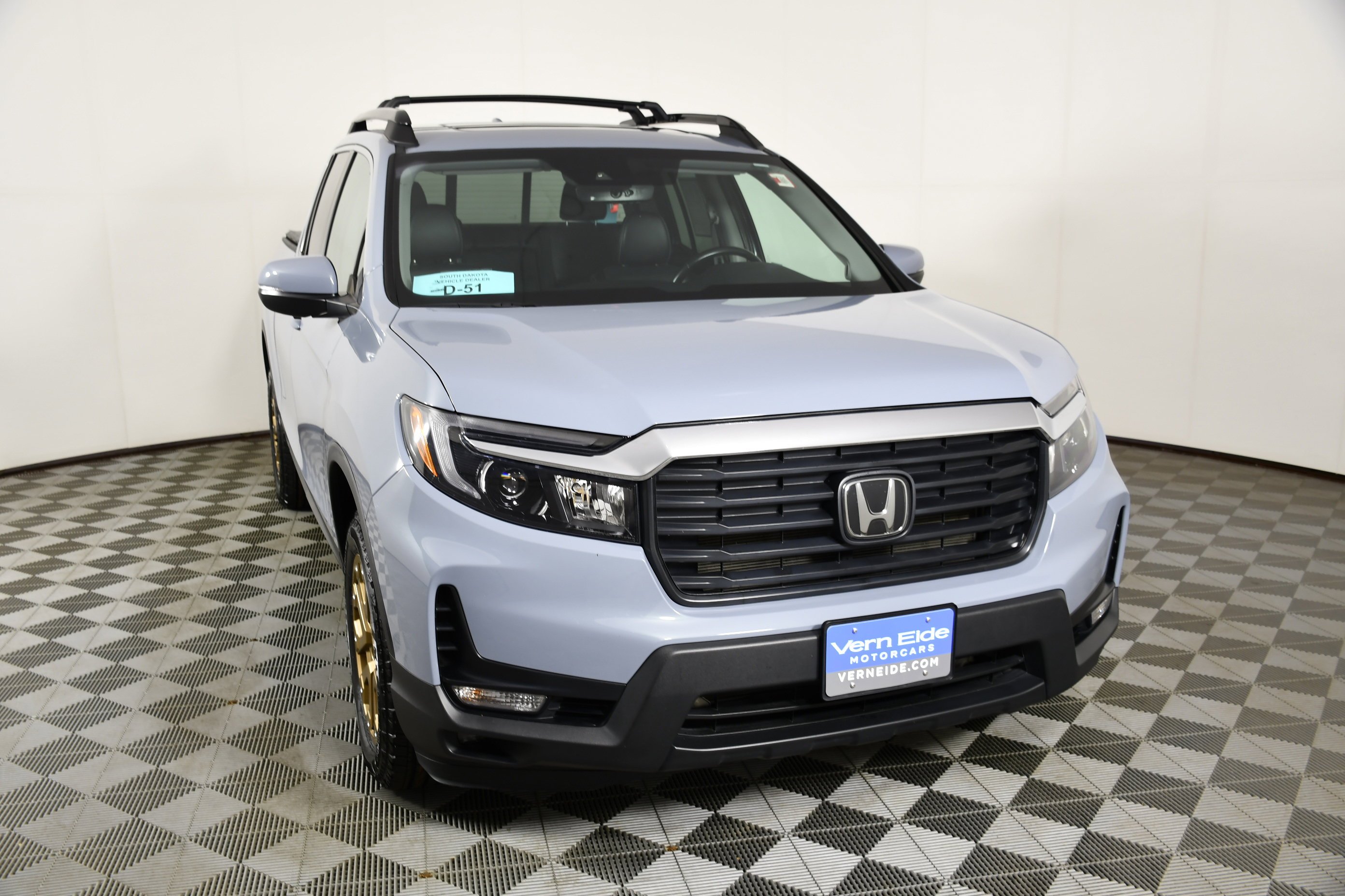 Certified Used 2023 Sonic Gray Pearl Honda AWD RTL image 3