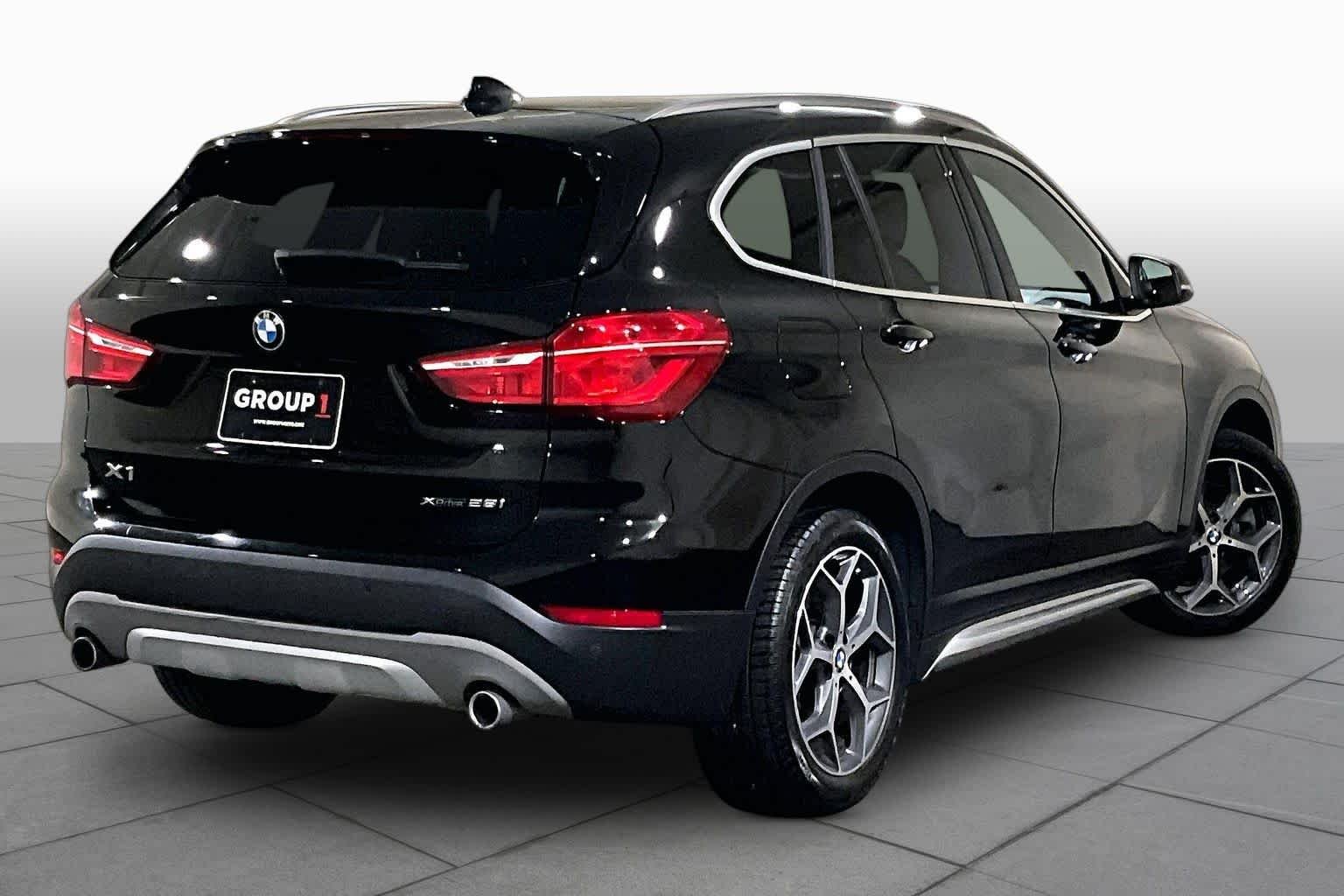Used 2019 Jet Black BMW xDrive28i image 12