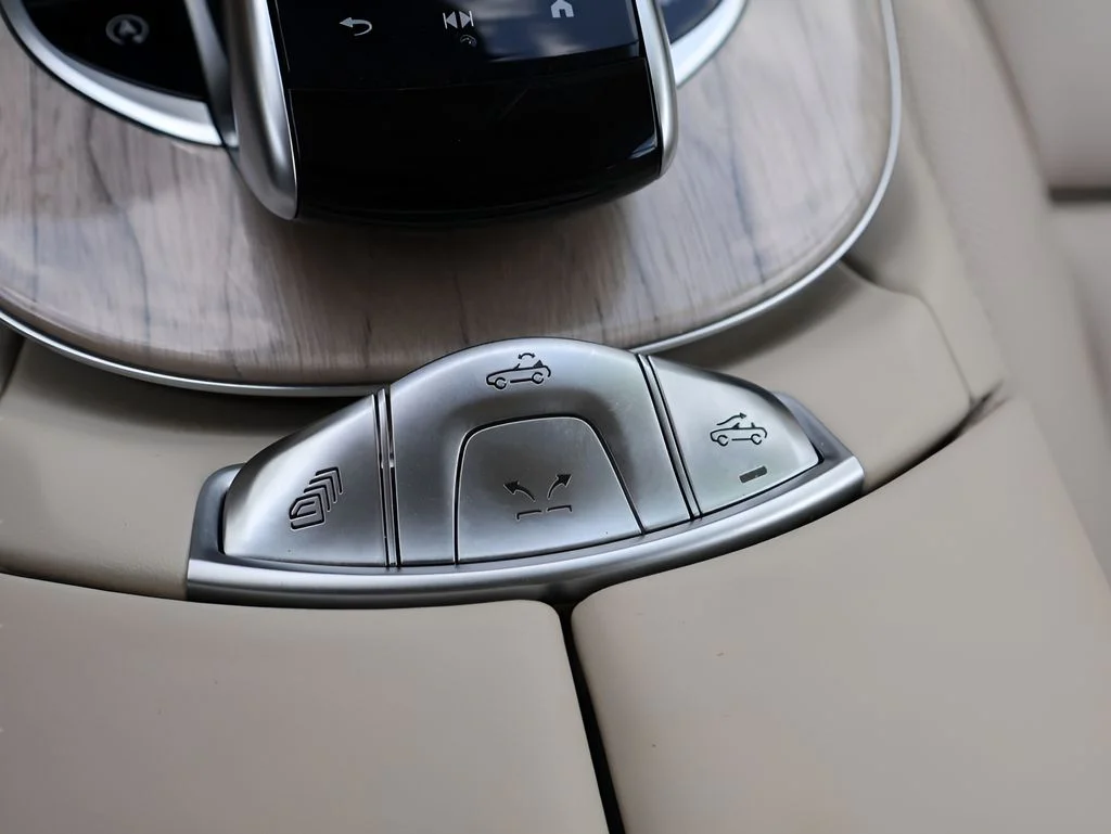 Used 2023 MANUFAKTUR Moonlight White Mercedes-Benz E 450 image 29