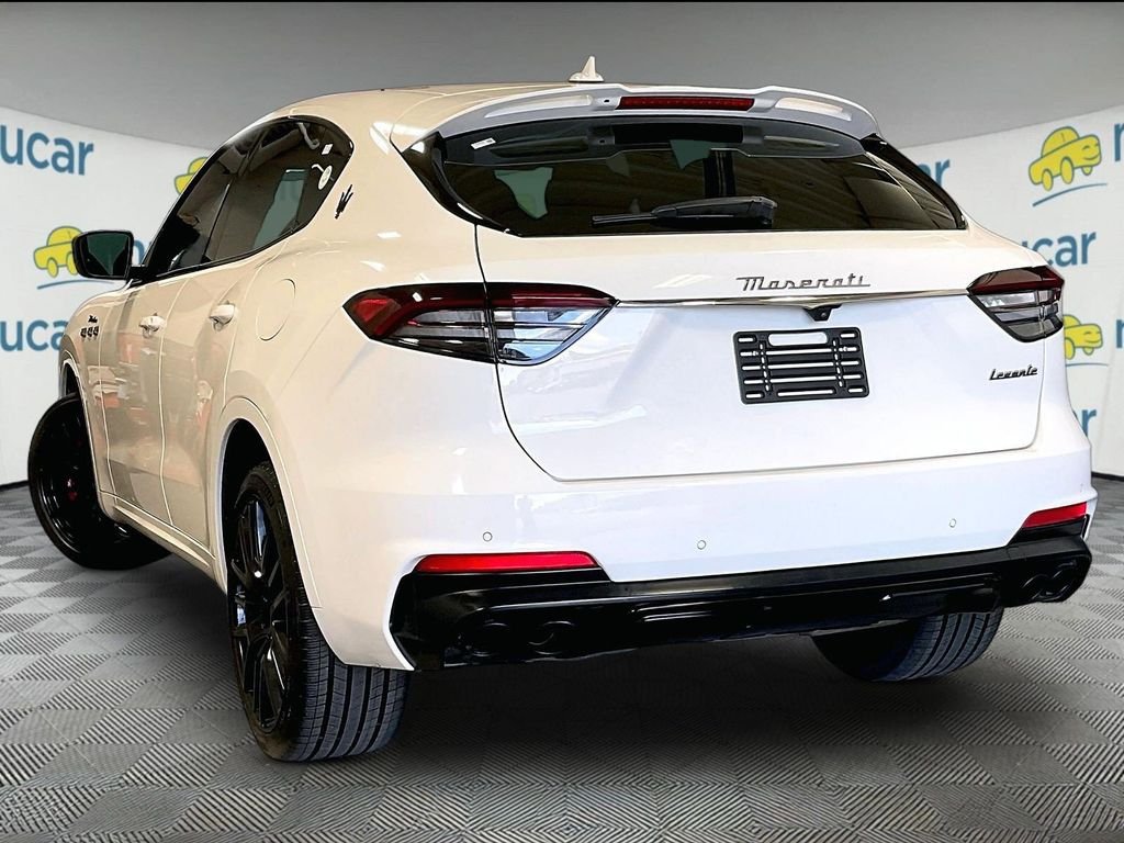 Used 2022 White Maserati Modena image 4