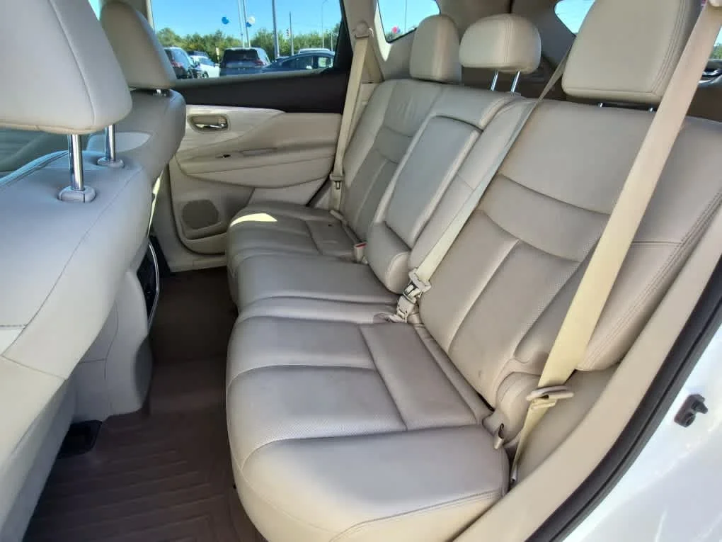 Used 2017 Pearl White Nissan SL image 7