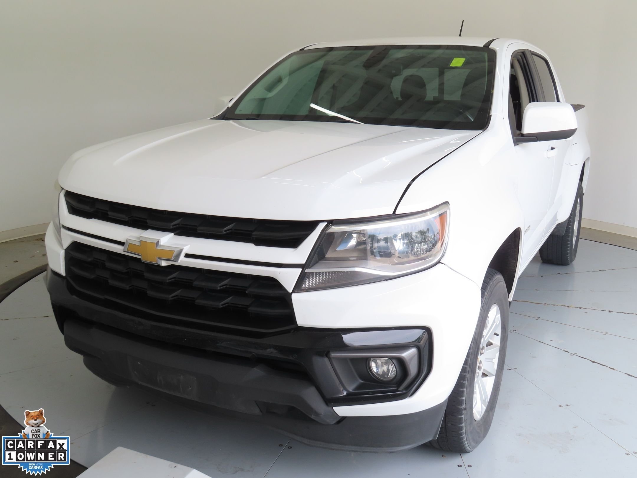 Used 2021 White Chevrolet LT image 8