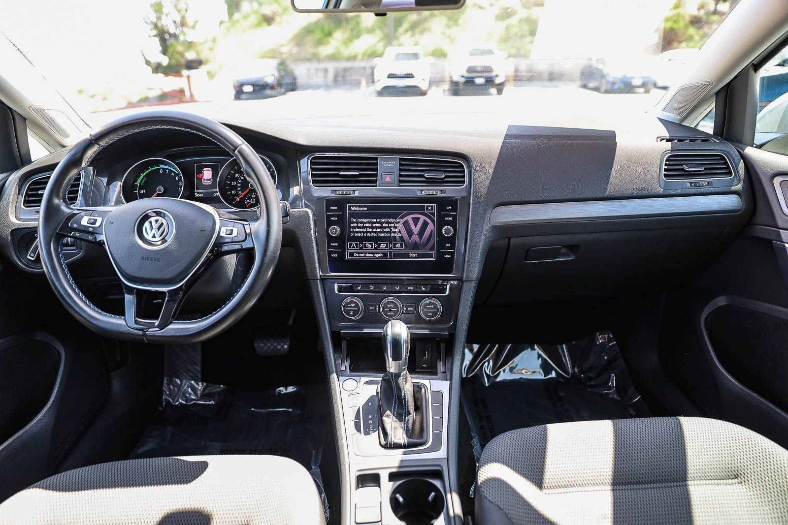 Used 2019 Reflex Silver Metallic Volkswagen SE image 13