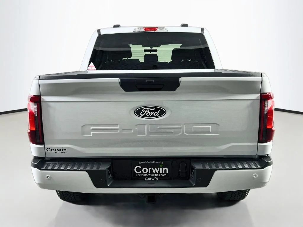 New 2026 Oxford White Ford XLT image 13