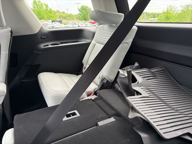 New 2025 Agate Black Metallic Ford Platinum® image 10