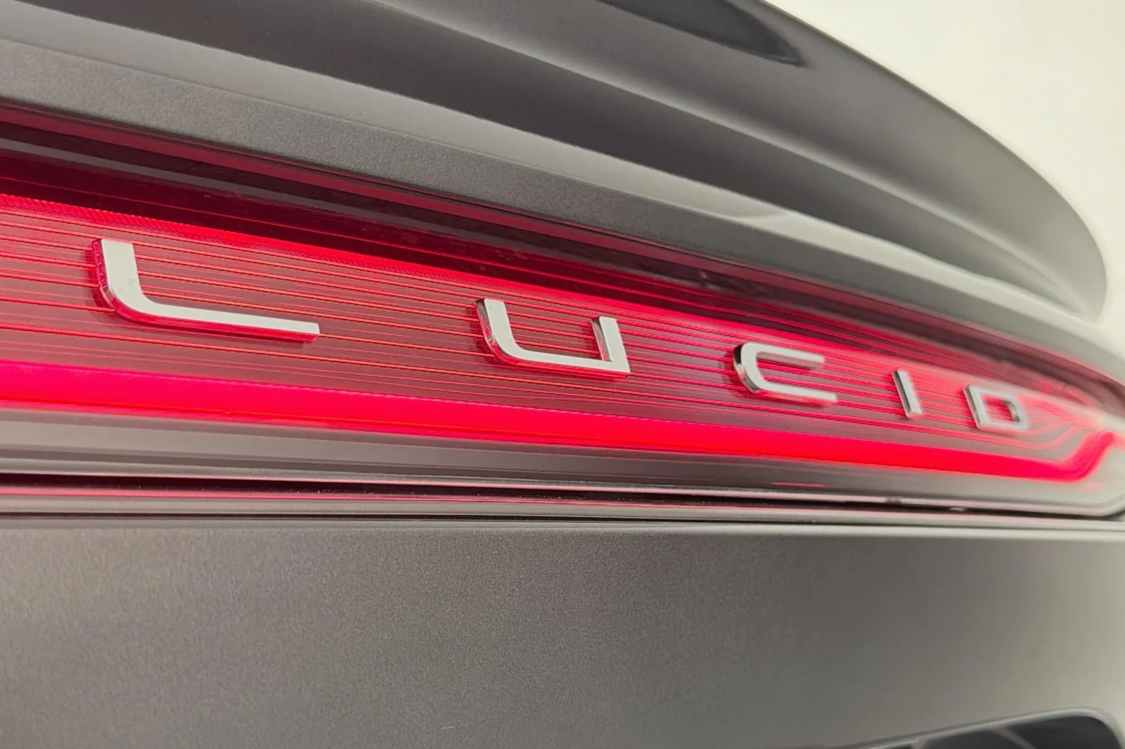 Used 2025 GRAY Lucid Touring image 8