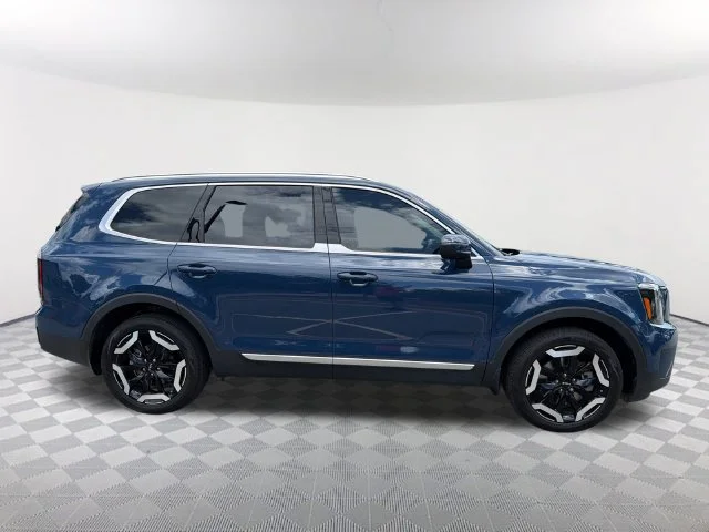 Used 2025 Blue Kia EX image 4