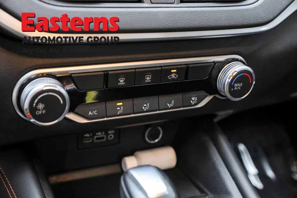 Used 2022 White Nissan 2.5 SR image 19