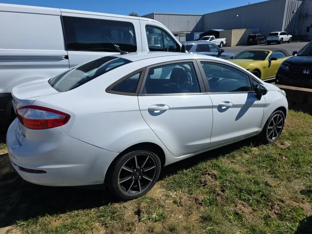 Used 2019 White Ford SE image 5