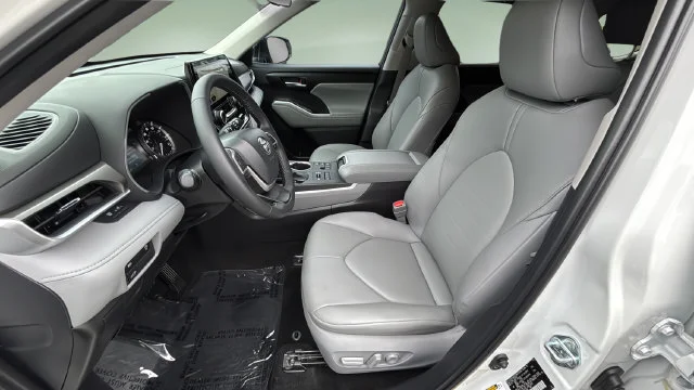 Used 2026 Beige Toyota XLE image 18