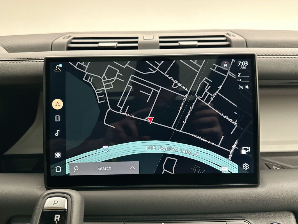 Used 2025 Santorini Black Metallic Land Rover X-Dynamic SE image 29