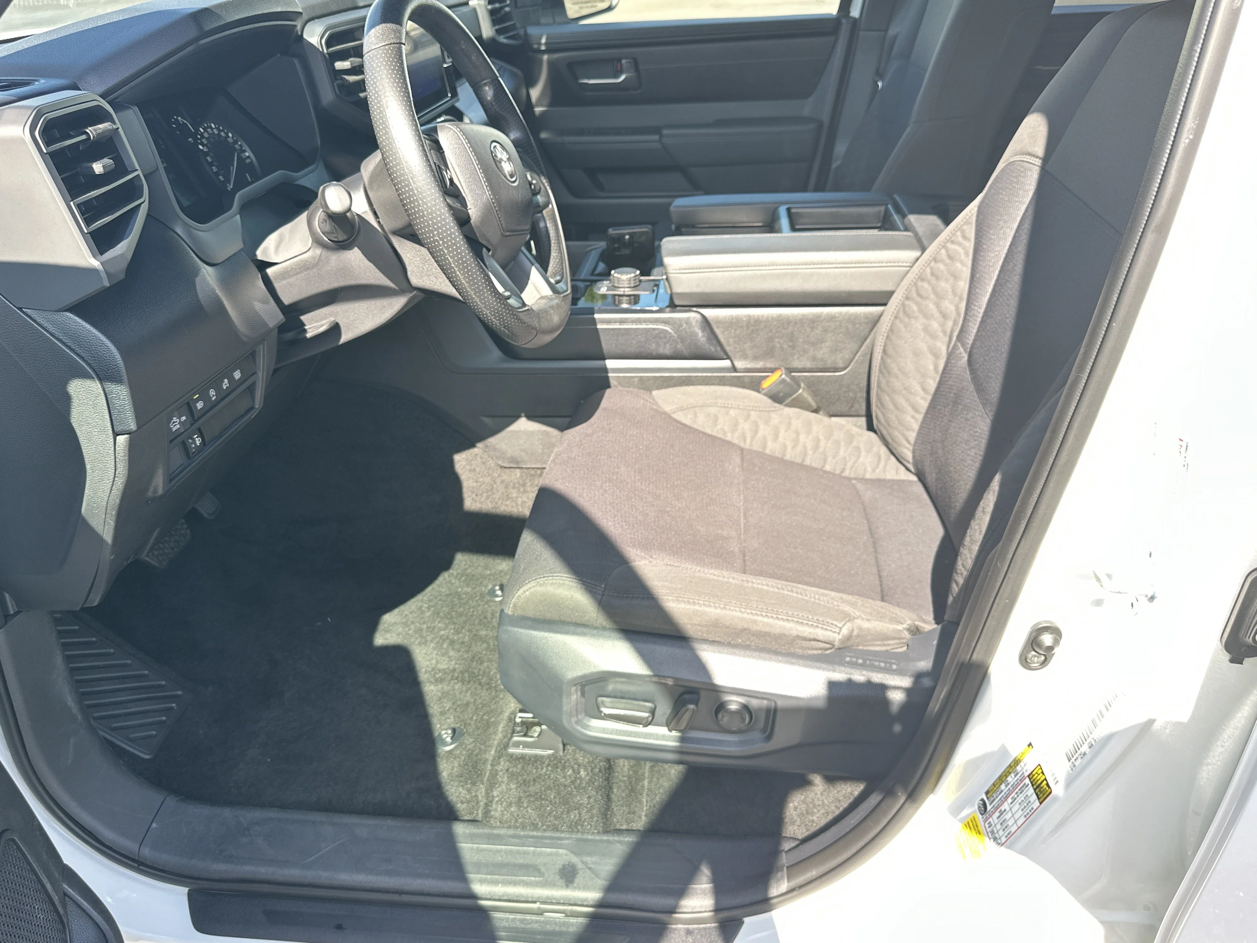 2025 Toyota Tundra SR5 - Photo 9