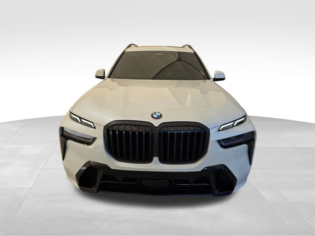 Used 2025 White Metallic BMW xDrive40i image 5