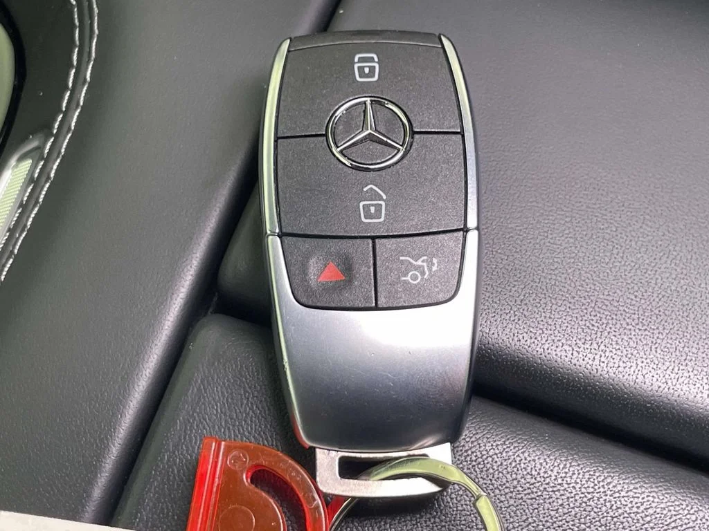 Used 2025 Black Mercedes-Benz GLS 580 image 39