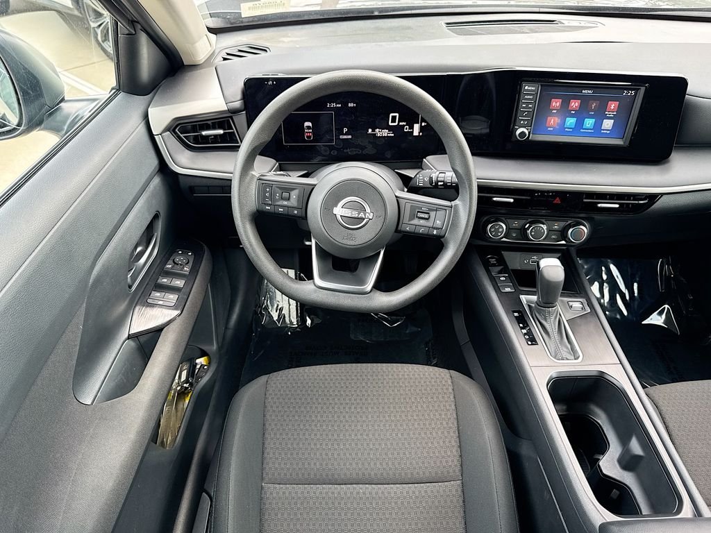 Used 2025 Gray Nissan S image 11