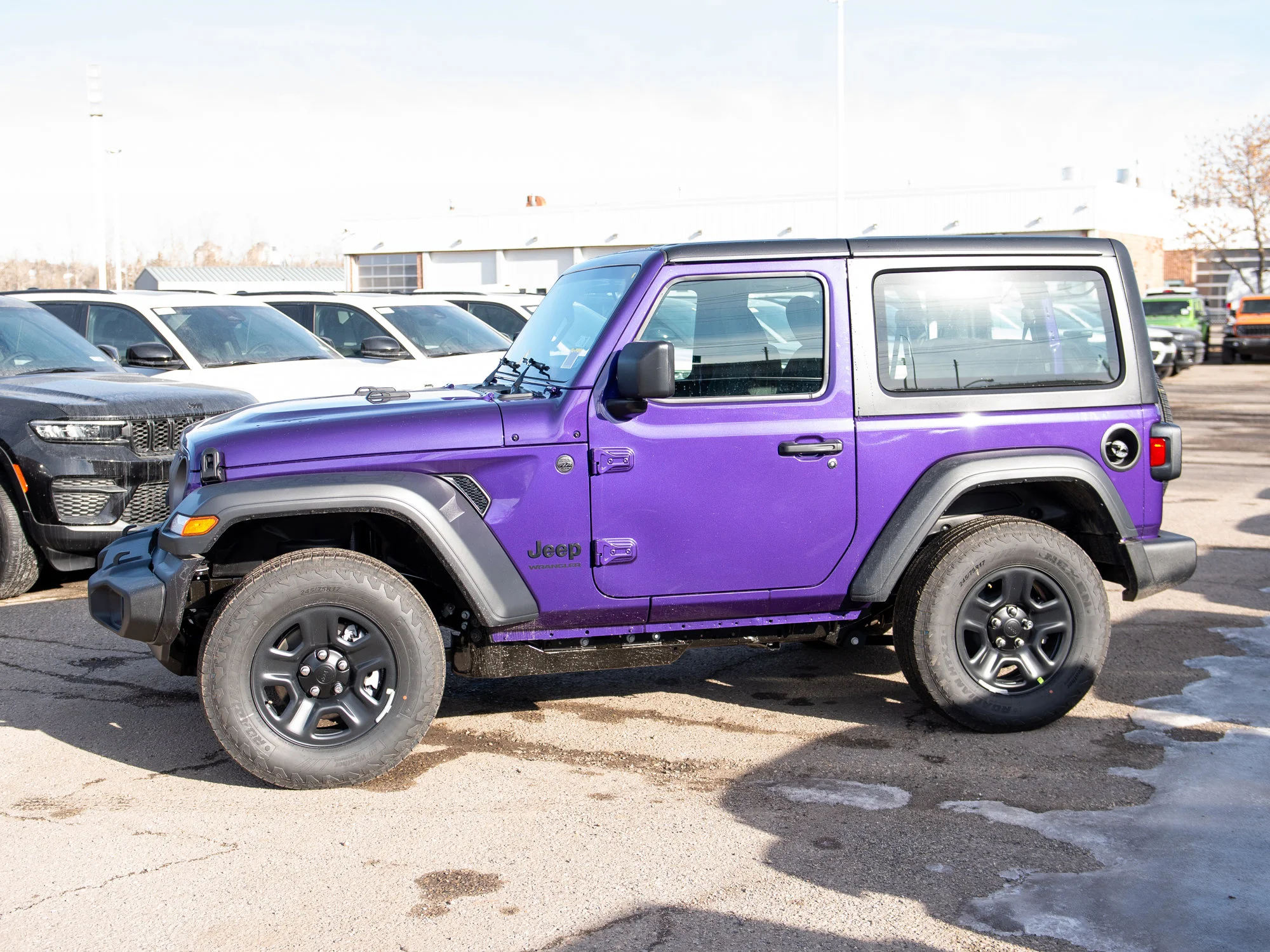 New 2026 reign Jeep Sport* image 2